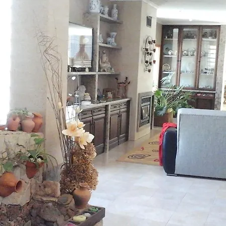 House With 2 Bedrooms In Salir De Matos With Wonderful Mountain View Balcony And Wifi 10 Km From The Beach Tatil Evi